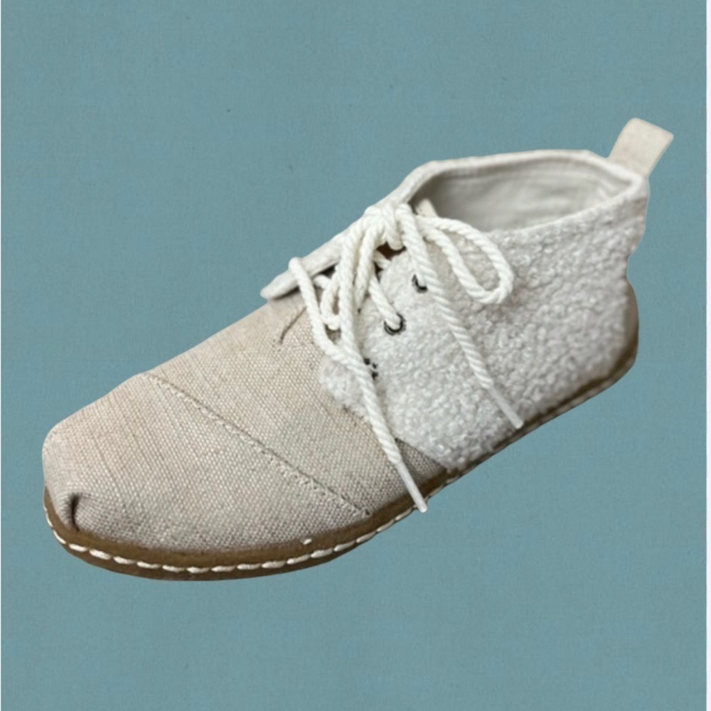 Toms New Bota Textile Sneaker in Gold and Beige Bouckle with Laces.